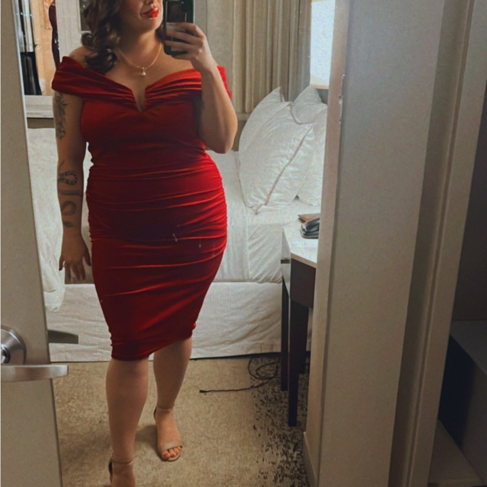 Off-Shoulder Red Ruched Cocktail Dress - Picture 2 of 3